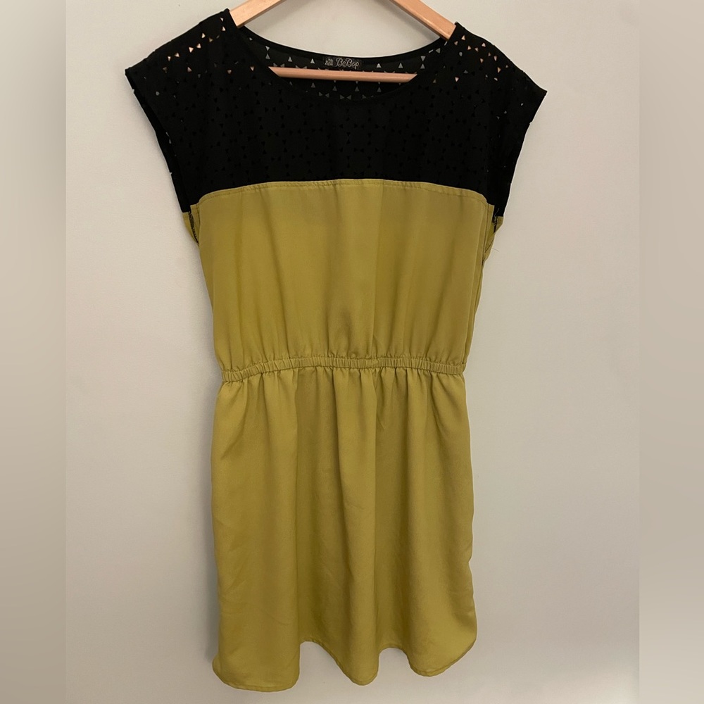 BeBop Large mini dress! Yellow/green with black color-blocking! Cut out neckline